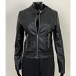 Állónyakú,cipzáros fekete műbőr dzseki