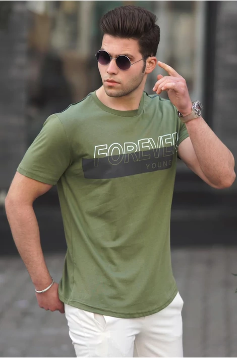 Khaki zöld feliratos egyedi póló