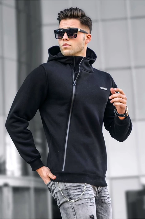 Oldalt cipzáros ,kapucnis fekete pulóver