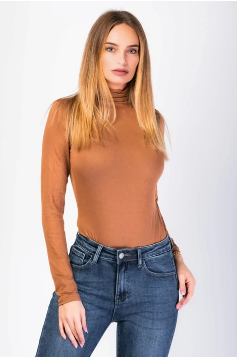 Barna garbonyakú  body