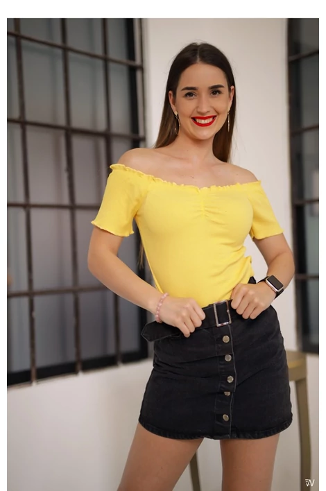 Sárga vállra húzható fodros felső