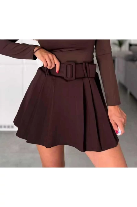 Elegáns barna rakott szoknya, alsó rövid nadrággal