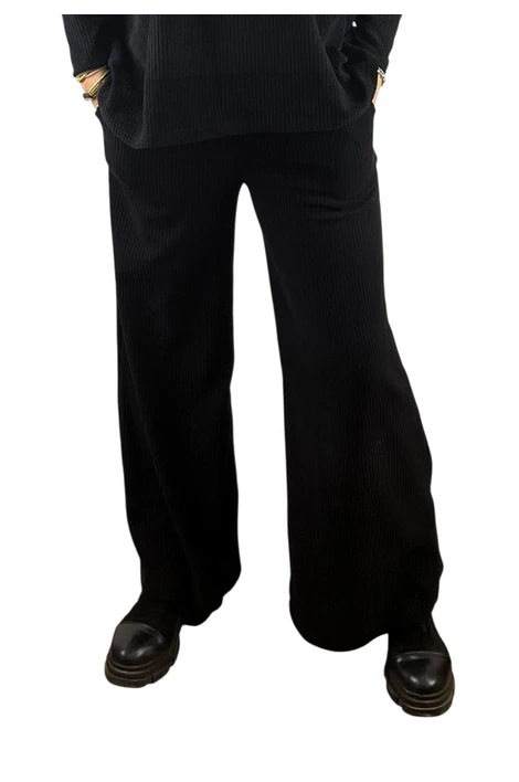 Bő szabású fekete kordbársony nadrág 