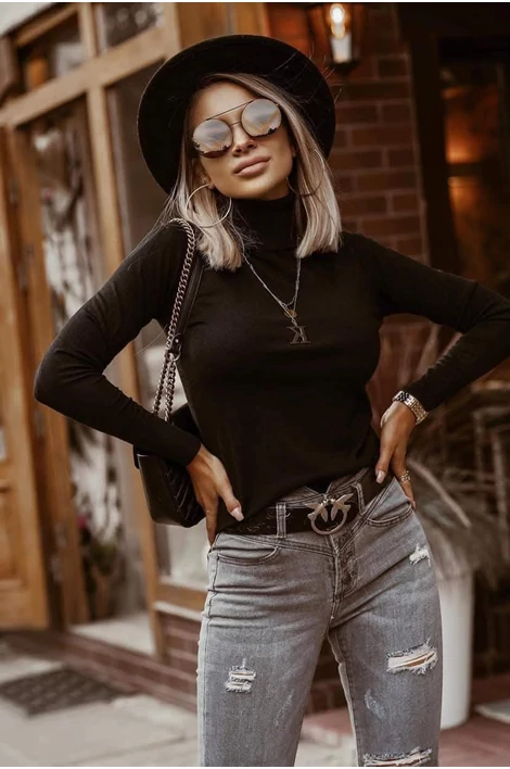 Kötött anyagú fekete garbó