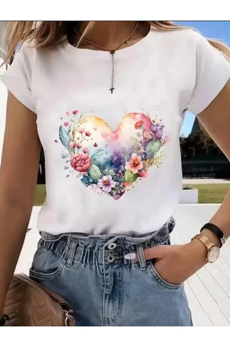 Szív virágokkal mintás fehér póló
