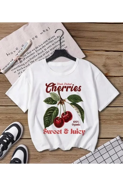 Cseresznyés, fehér póló