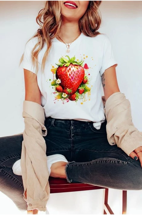 Eper mintás, fehér póló