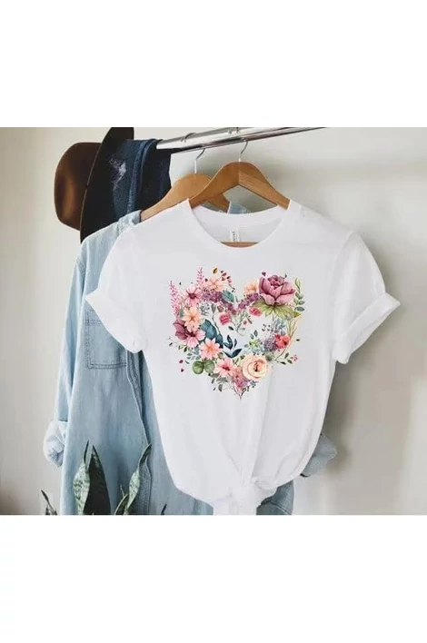 Szív virágokból mintás, fehér póló