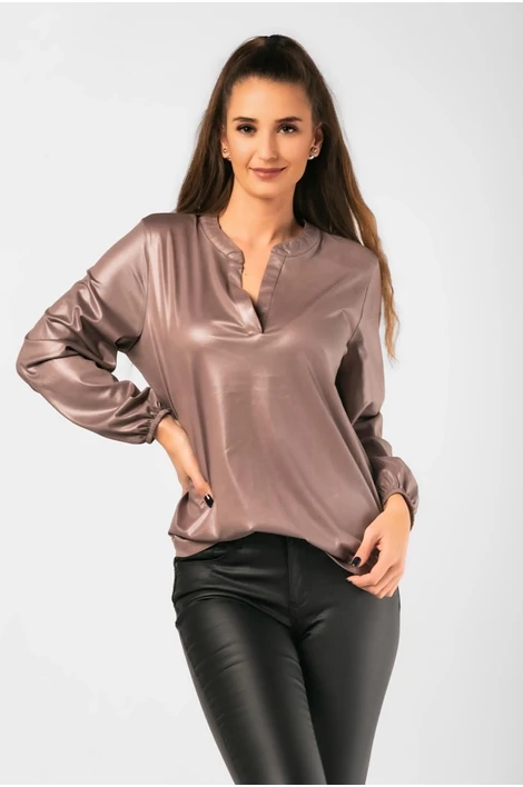 Latex hatású bő szabású barna felső