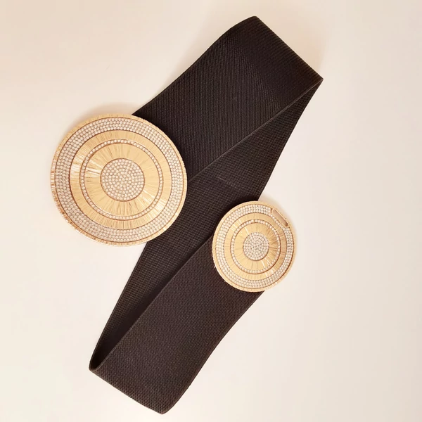 Fekete gumis öv,arany-ezüst színű csattal