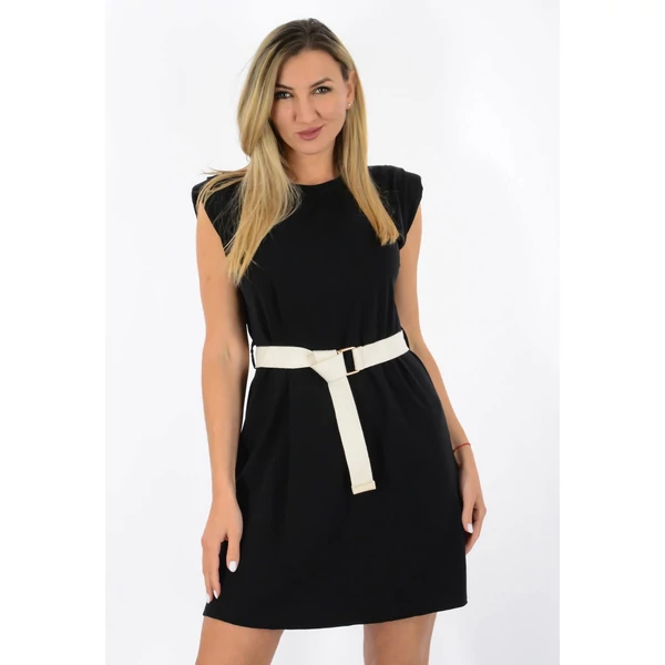 Válltöméses fekete ujjatlan ruha