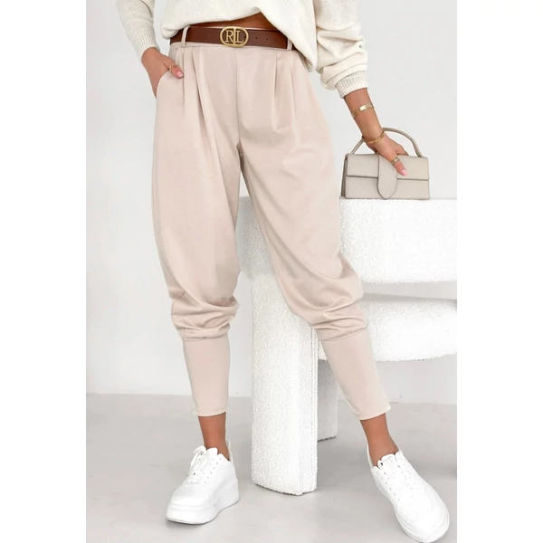 Extravagáns bézs nadrág