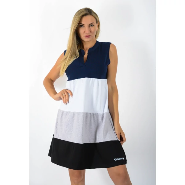 A vonalas(kék-fehér-szürke-fekete) 4 színű ruha