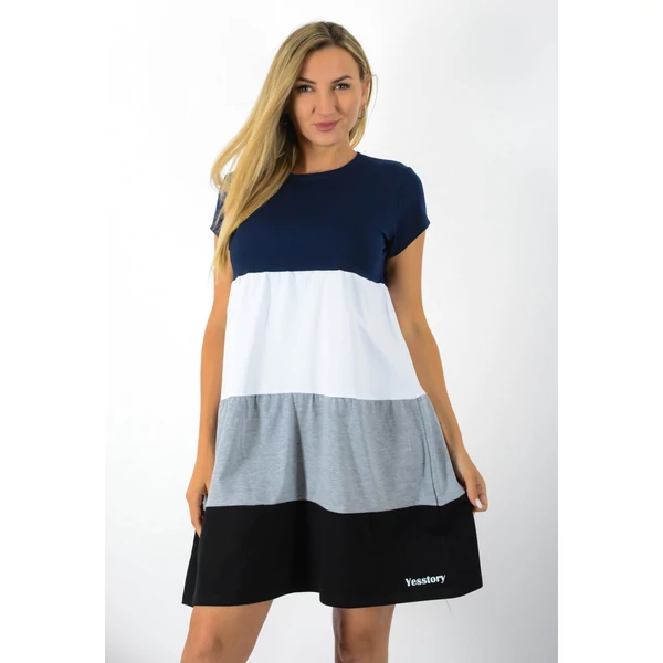 A vonalas(kék-fehér-szürke-fekete) 4 színű ruha