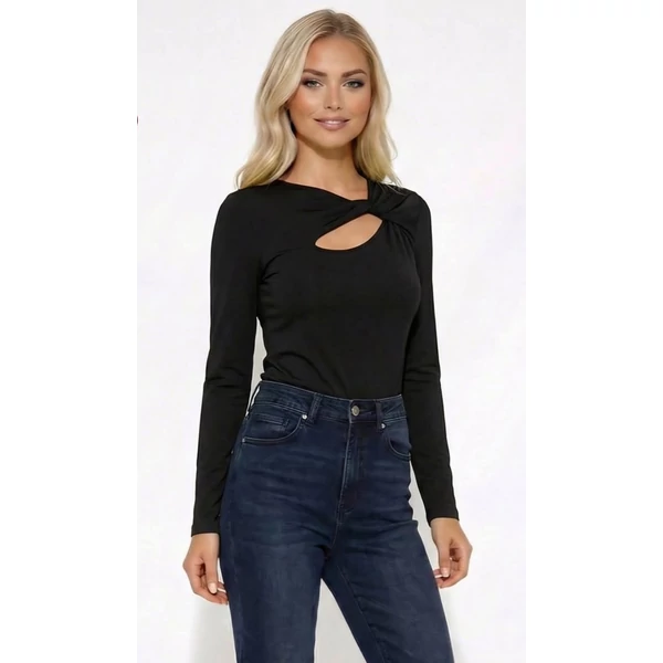 Dekoltázsnál csavart fekete felső