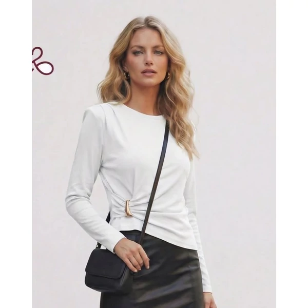 Oldalt húzott aszimmetrikus fehér  felső