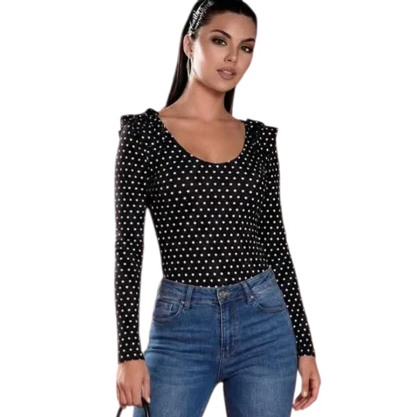 Fodros vállú felső ,fekte alapon fehér pöttyökkel 