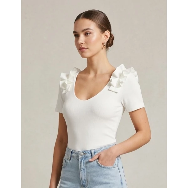 Fodros vállú törtfehér  felső