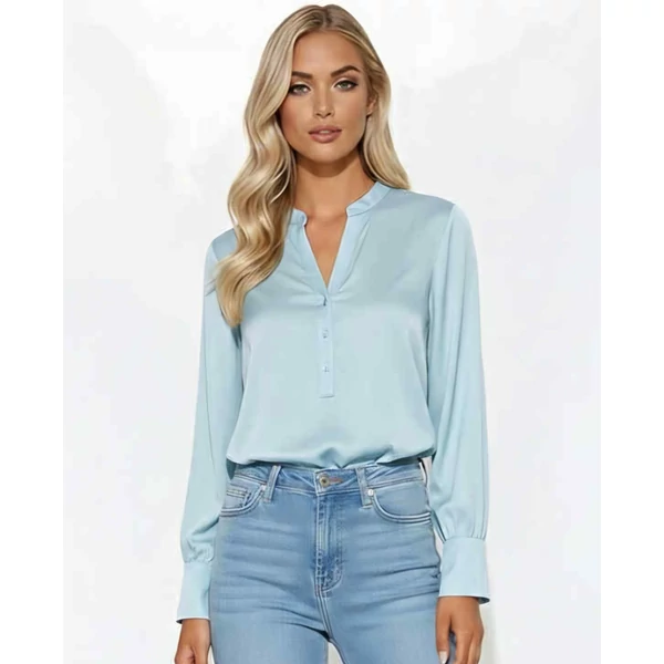 Elegáns, világoskék  elöl gombos blúz