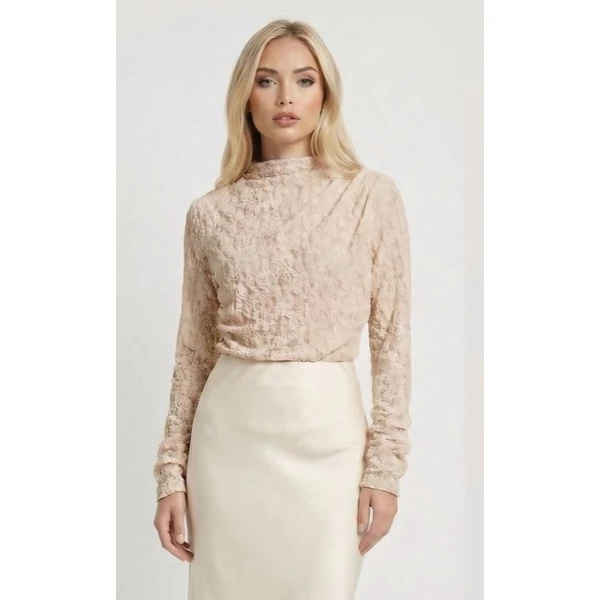 Elegáns, drapp hosszú ujjú csipkefelső