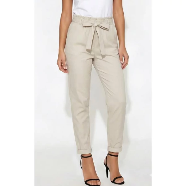 Magasderekú masnis krém színű nadrág