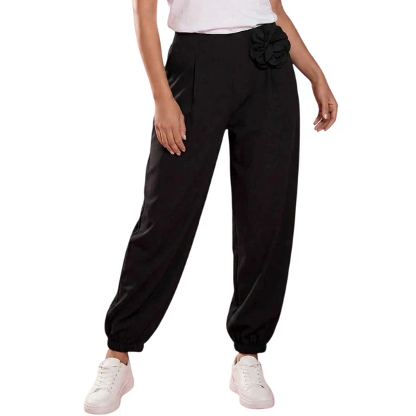 Extravagáns fekete nadrág