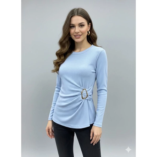 Világoskék női felső