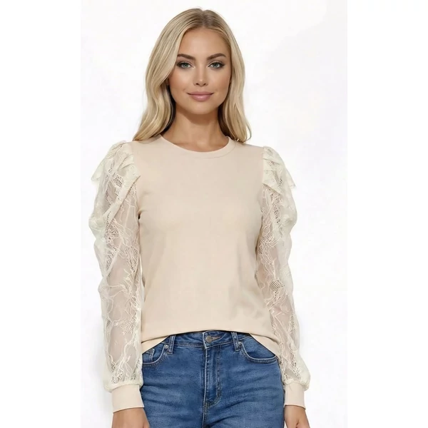 Csipkés ujjú krém színű felső