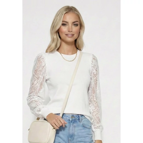 Csipkés ujjú fehér felső