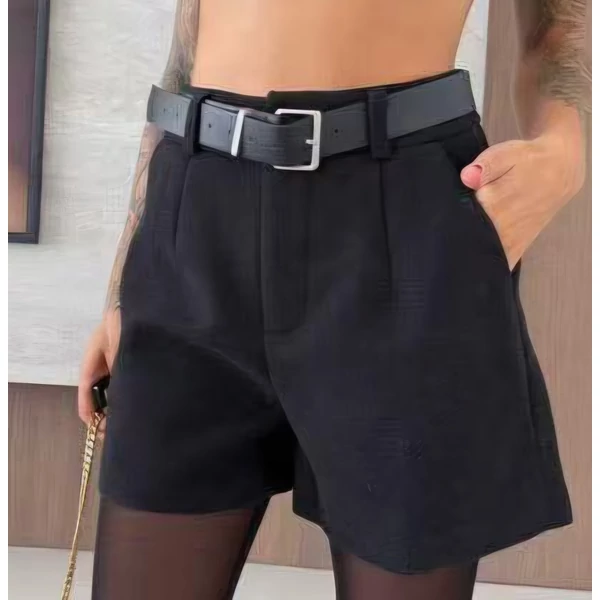 Lucy fekete elegáns  rövid nadrág