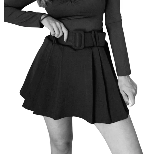 Elegáns fekete rakott szoknya, alsó rövid nadrággal