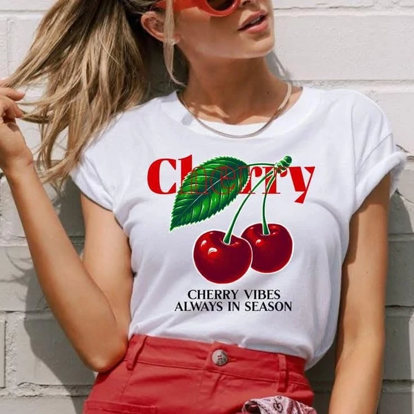 Cseresznyés, fehér póló